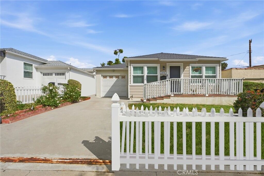 Property Photo:  2076 Elanita  CA 90732 