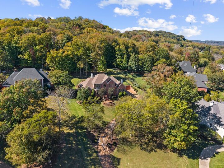 Property Photo: 537 Grand Oaks Dr TN 37027