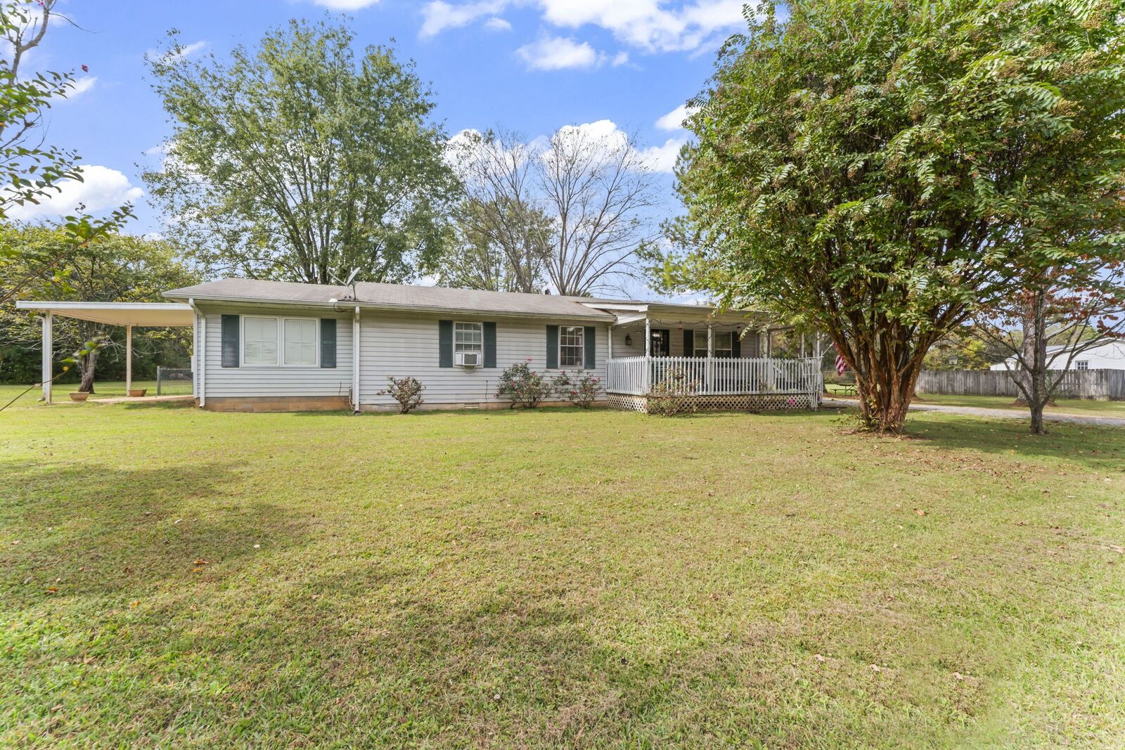 Property Photo:  190 Christopher Ln  TN 37127
