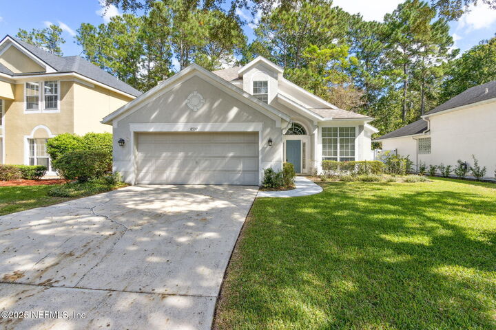 Property Photo:  8537 Glenbury Court N  FL 32256