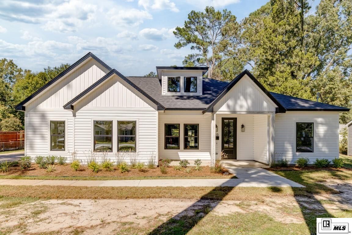 Property Photo:  1106 Otis Street  LA 71291