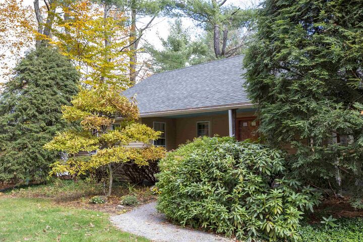 Property Photo:  311 Old Street Road  NH 03458