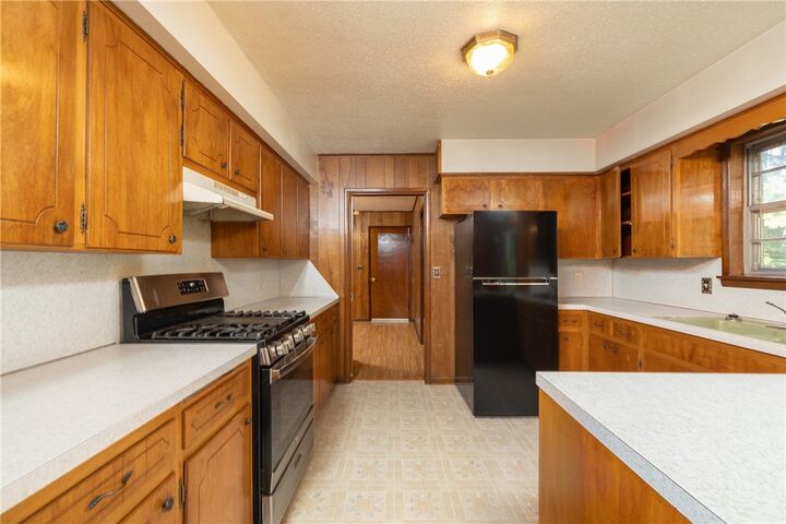 Property Photo: 660 Crossover Road AR 72701