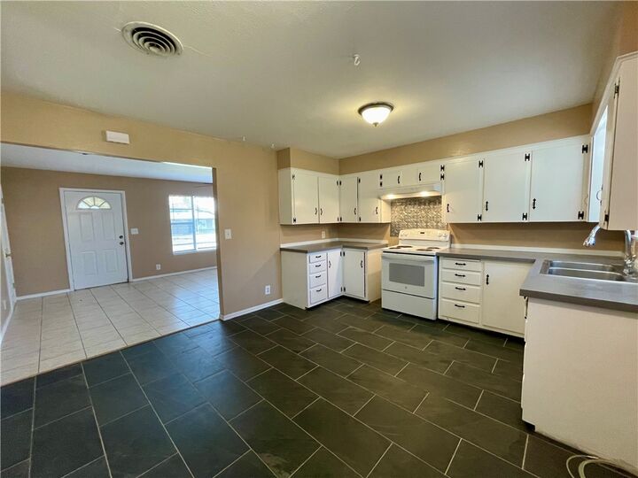 Property Photo: 1405 Young Street AR 72764