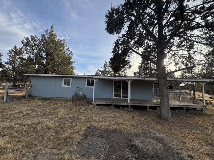 Property Photo:  963 NW 55th Street  OR 97756