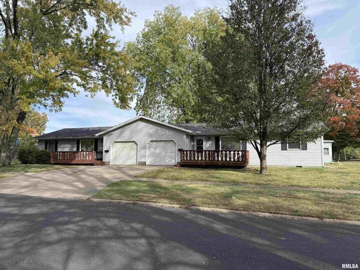 Property Photo:  609 &Amp 611 Burgess Street  IL 61530