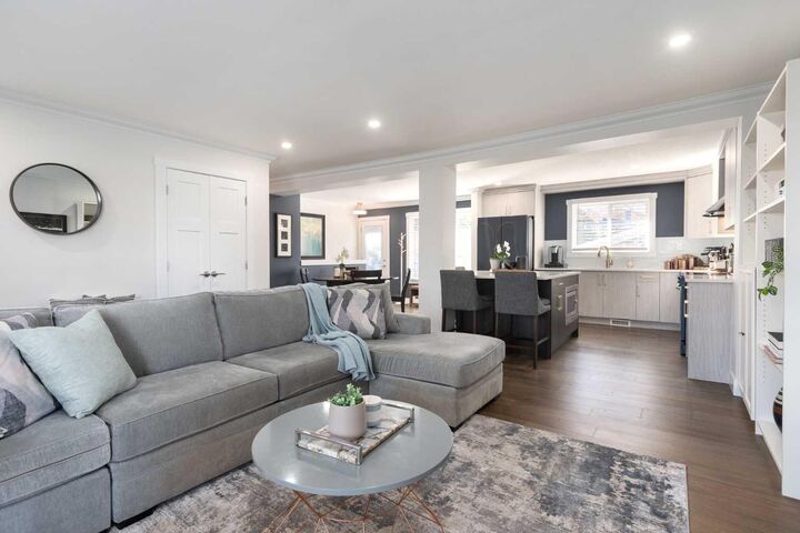 Property Photo: 89 Woodlark Drive SW AB T3C 3H6