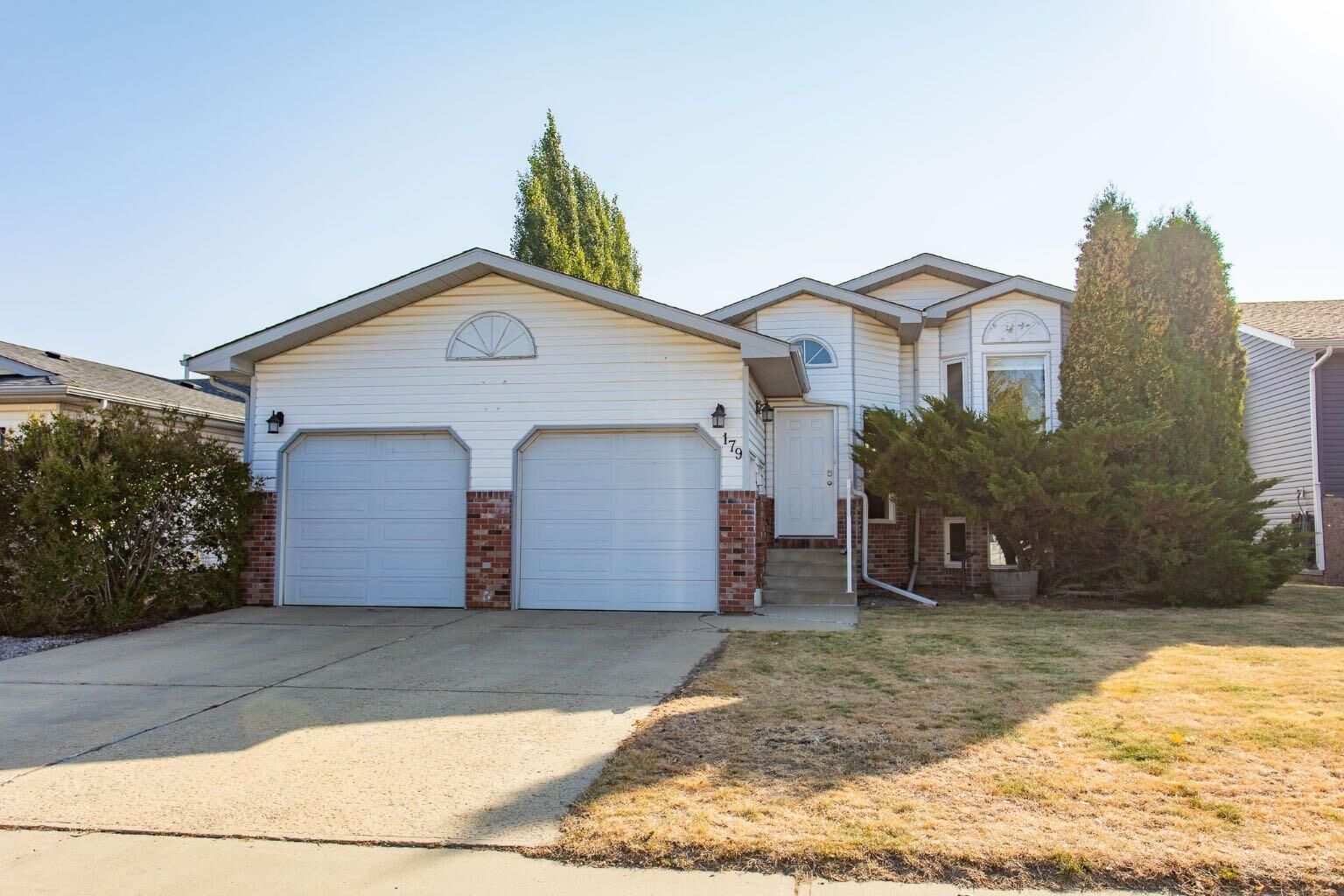 Property Photo:  179 Douglas Avenue  AB T4R 2G2