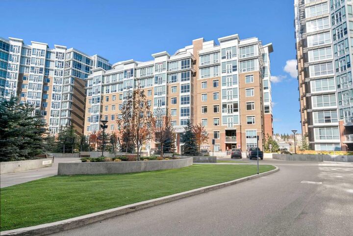 24 Varsity Estates Circle NW 402  Calgary AB T3A 2X8 photo
