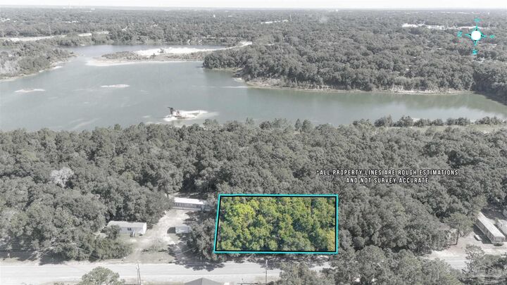 Property Photo: 7000 Rolling Hills Rd FL 32505