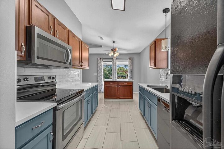 Property Photo: 272 Millet Cir FL 32533
