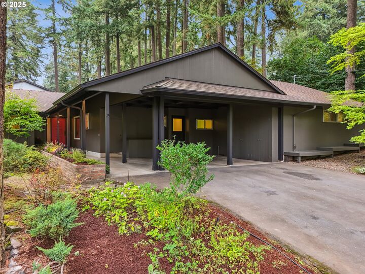 Property Photo:  17360 Alpine Way  OR 97034