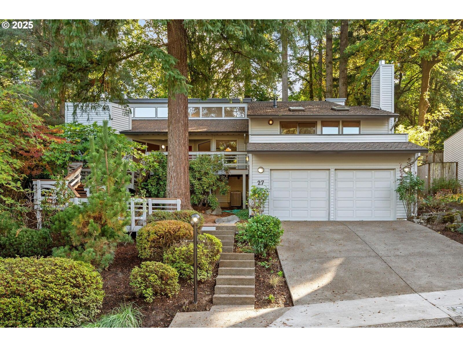 Property Photo:  27 Partridge Ln  OR 97035