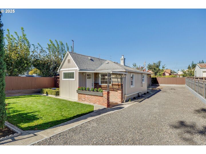 Property Photo:  18149 SE Pine St  OR 97233