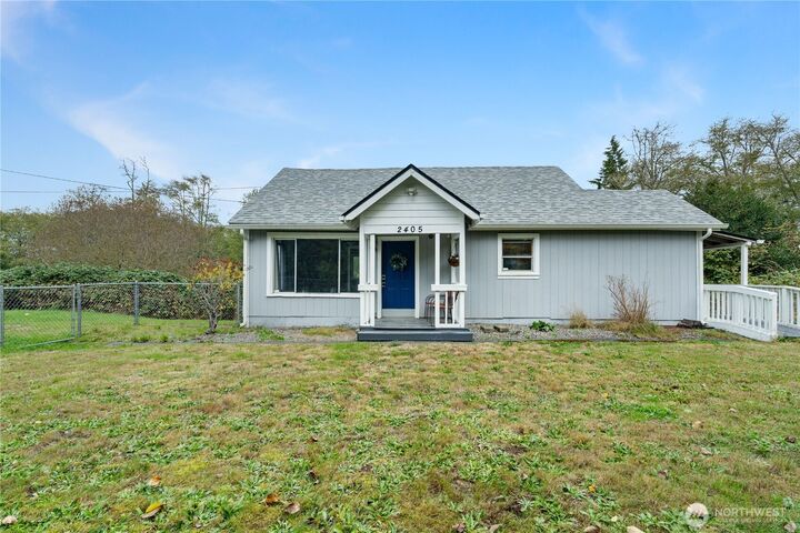 Property Photo:  2405  1st Street  WA 98537 
