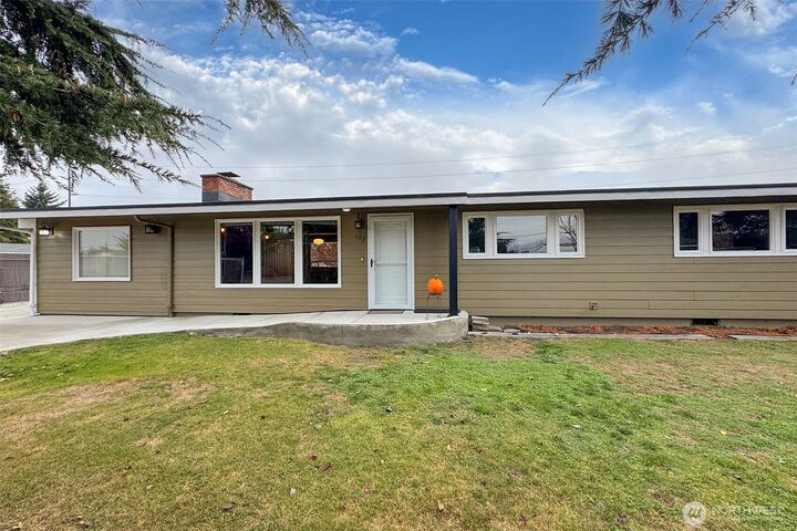 Property Photo:  432 N Govan Avenue  WA 98382