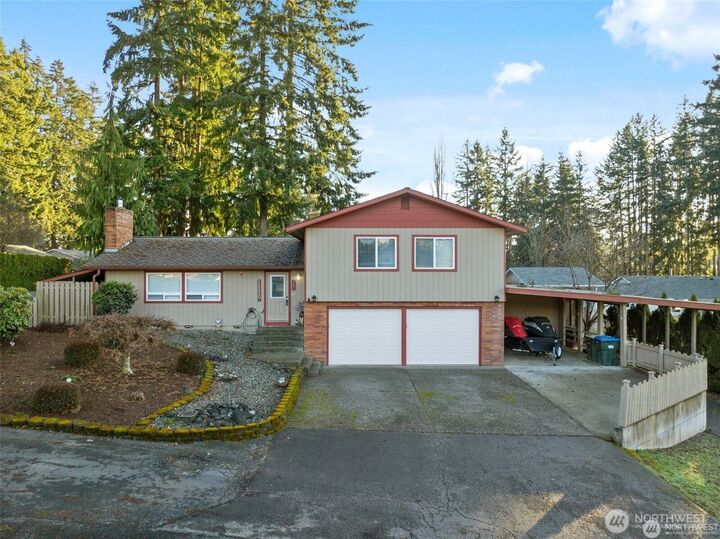 Property Photo: 203 E Parkwood Court WA 98532