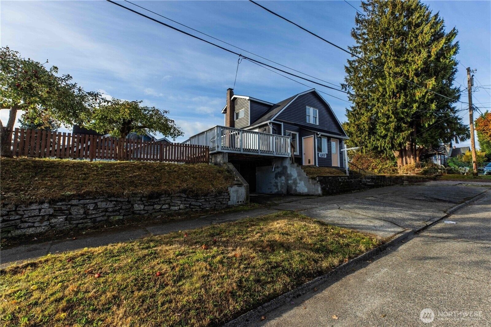 Property Photo:  1207  8th Street  WA 98337 