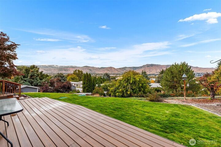 Property Photo:  2736 NW Columbia Avenue  WA 98802