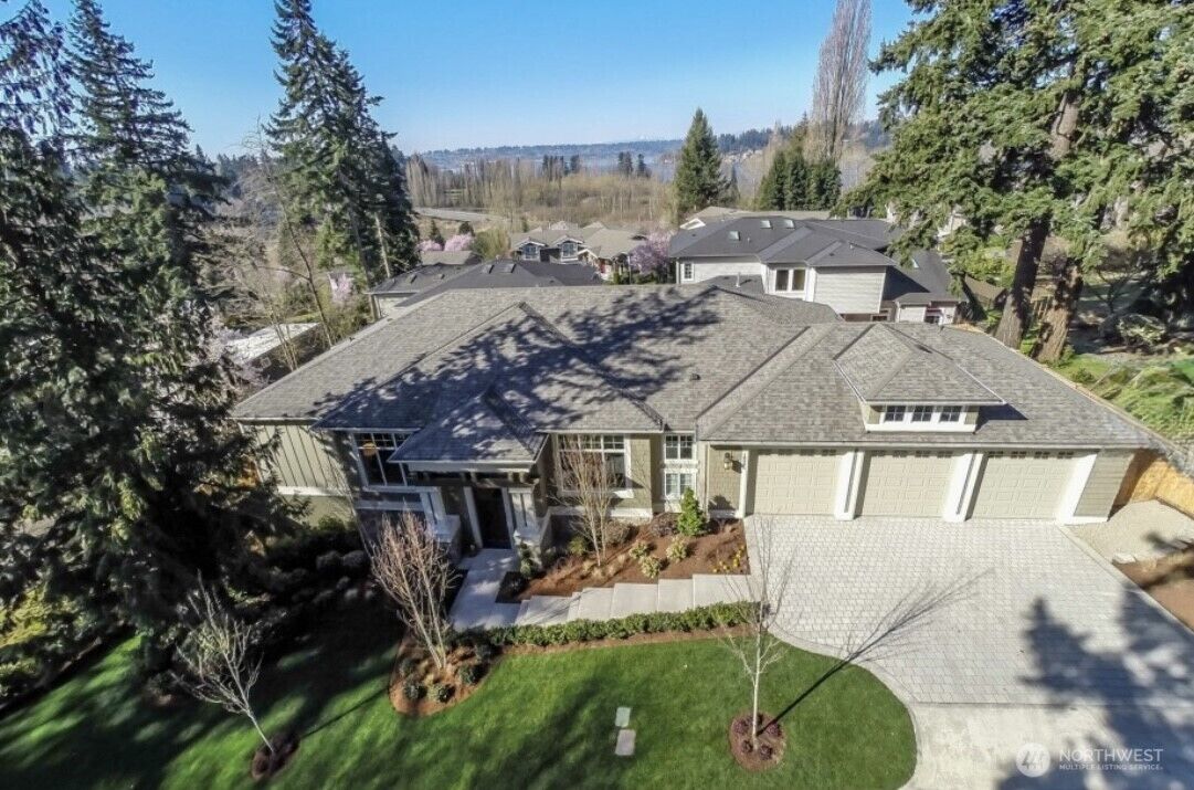 Property Photo: 10905 102nd Avenue NE WA 98033