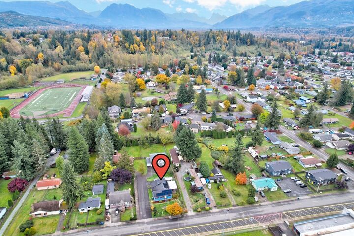 Property Photo:  870  4th Street  WA 98294