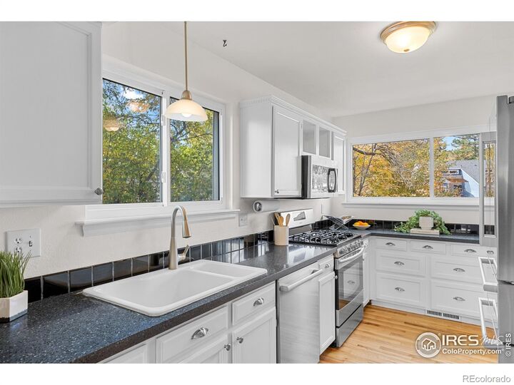 Property Photo:  196 Lincoln Circle  CO 80027 