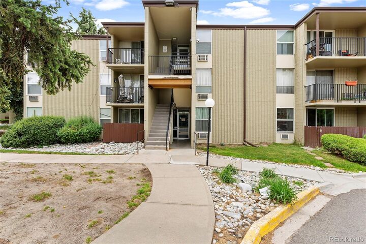 Property Photo:  2231 S Vaughn Way 118B  CO 80014 