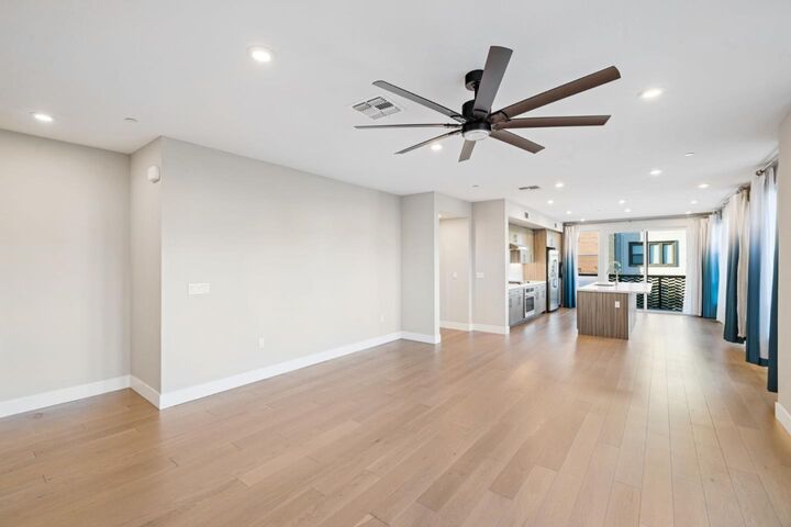 Property Photo:  45009 Challenge Common 301  CA 94538 