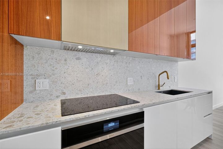 Property Photo: 2655 S Bayshore Dr 705 FL 33133