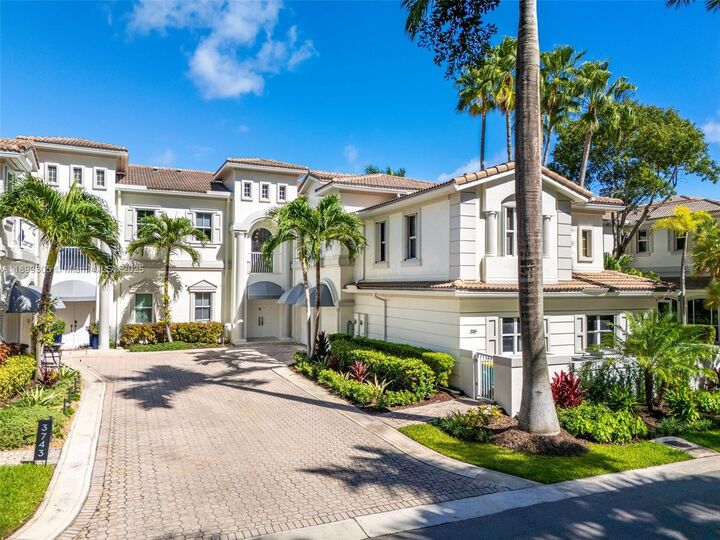 Property Photo:  3745 NE 214th St 37  FL 33180