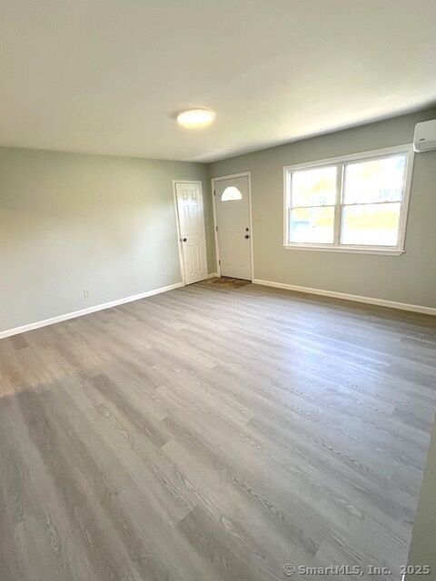 Property Photo:  4 Traders Court  CT 06360