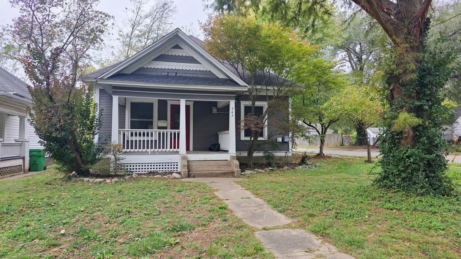 Property Photo:  747 S Broadway Avenue  MO 65806 