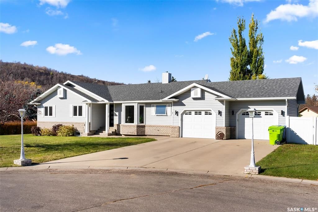 Property Photo: 1 Mission Place SK S0G 1S0