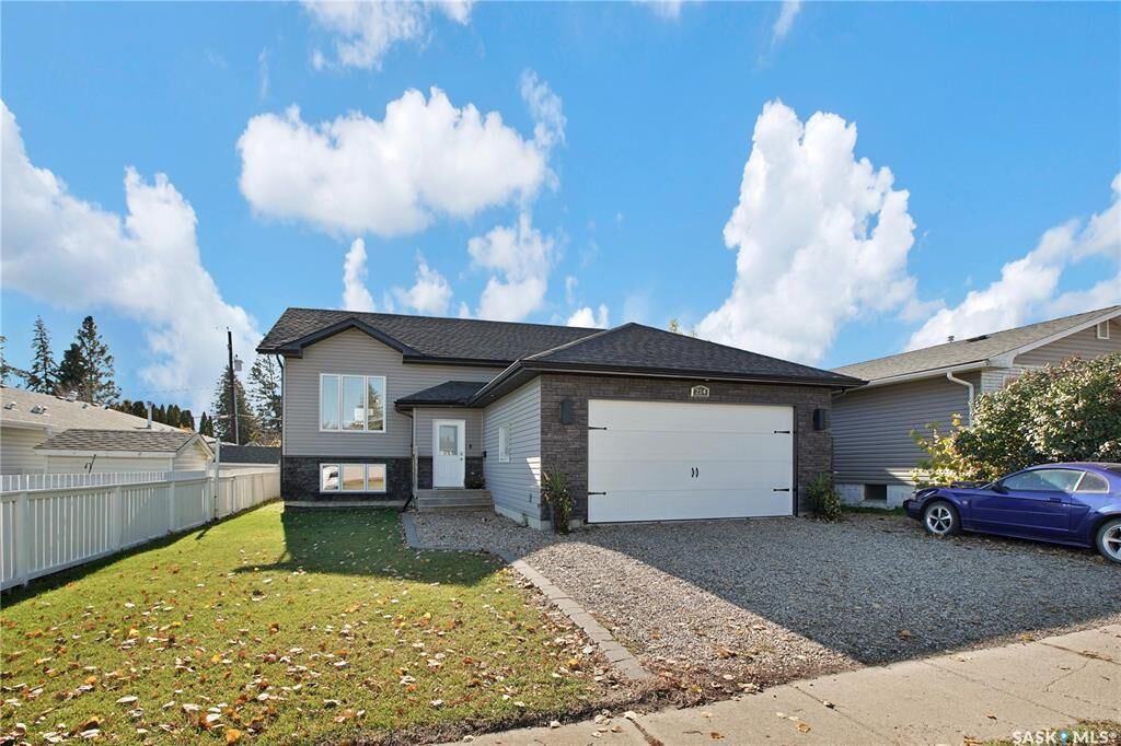 Property Photo: 214 4th Street SK S0K 1X0