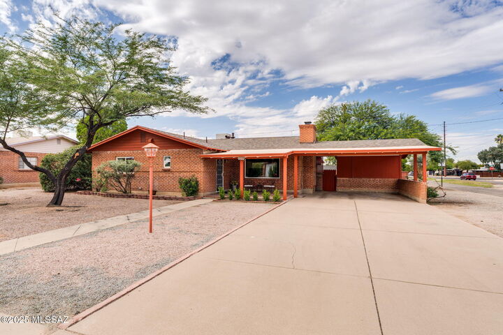 Property Photo:  1243 N Nema Avenue  AZ 85712 
