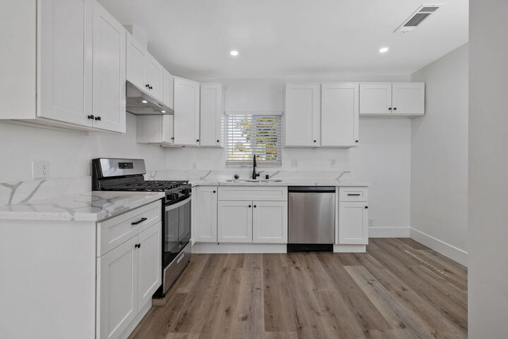 620 Mariposa Avenue  Tulare CA 93274 photo