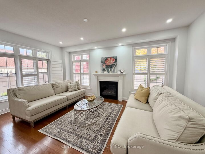 Photo de la propriété:  14 West Normandy Drive  ON L6B 0A8