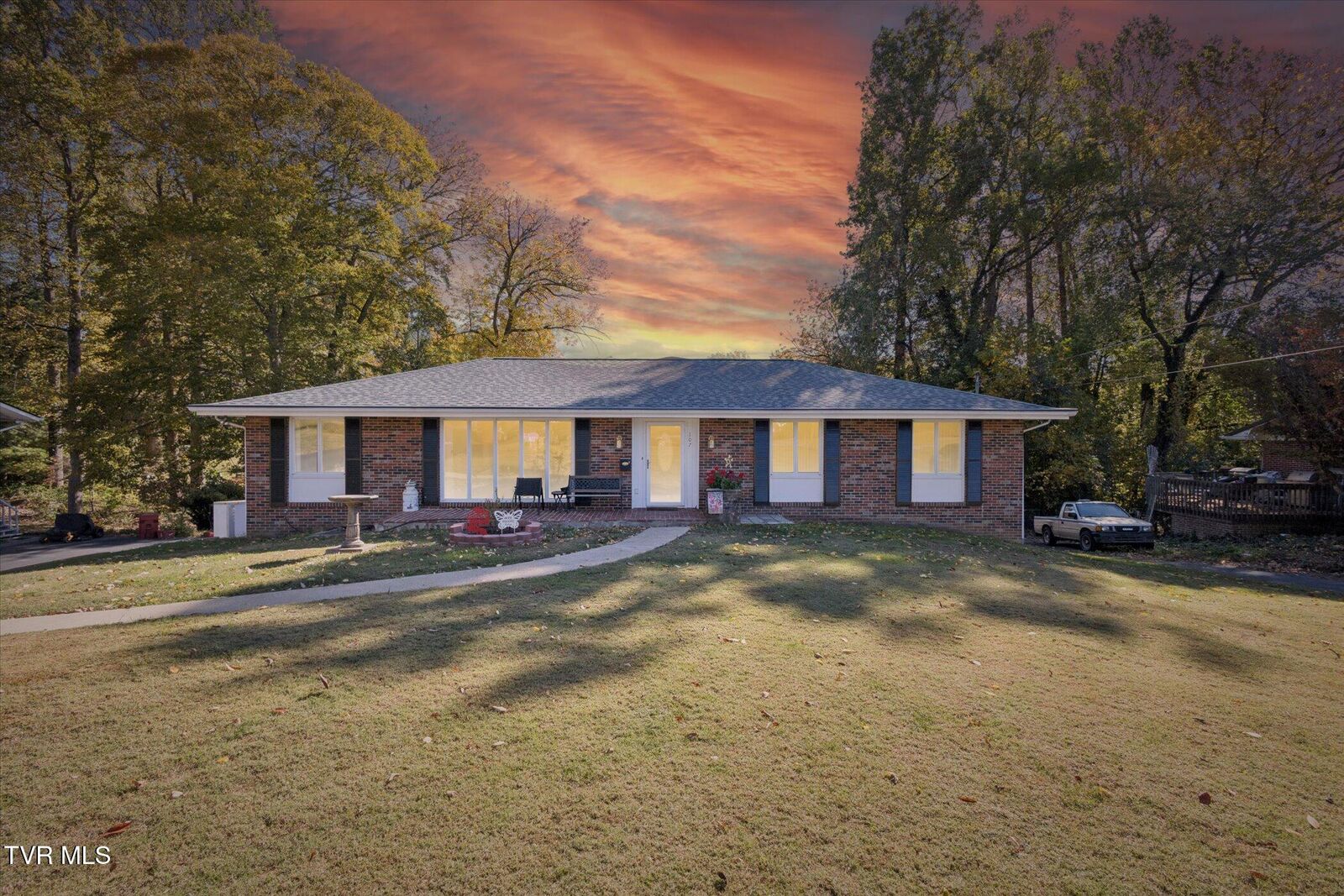 Property Photo: 107 Dogwood Lane TN 37604