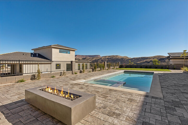 Property Photo: 273 E 1050 N 21 UT 84737