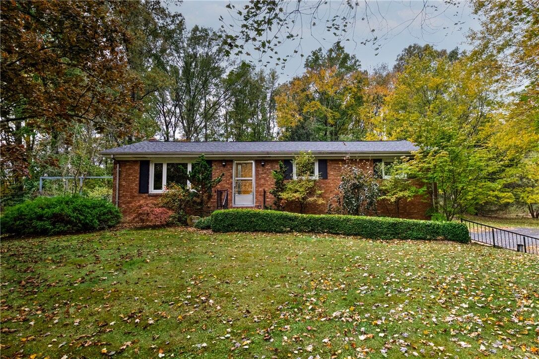 Property Photo:  207 Orchard Terrace Dr  PA 16142 