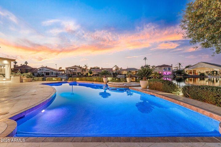 Property Photo:  1502 E Treasure Cove Drive  AZ 85234 