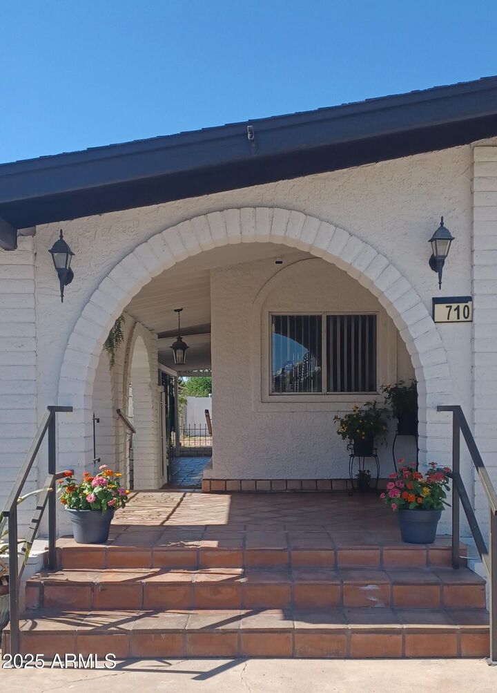 Property Photo: 710 N 9th Avenue AZ 85007