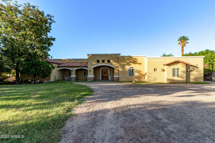 Property Photo:  216 W Fremont Road  AZ 85041