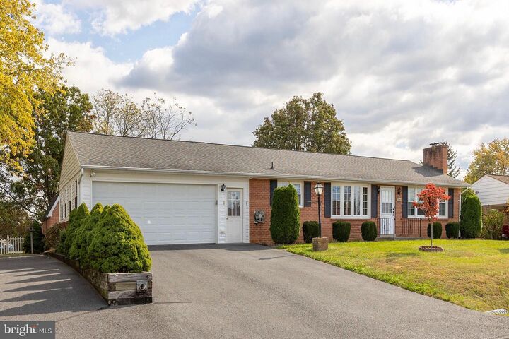 Property Photo: 204 Ridge Road VA 22602