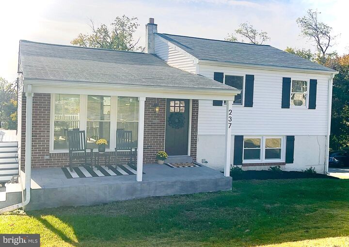 Property Photo:  237 E Valley Road  PA 19406