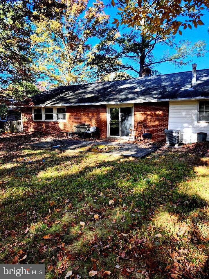 Property Photo:  14801 Carlbern Drive  VA 20120 