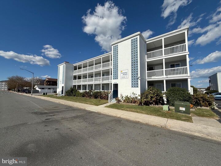 Property Photo:  424 Lark Lane E304  MD 21842