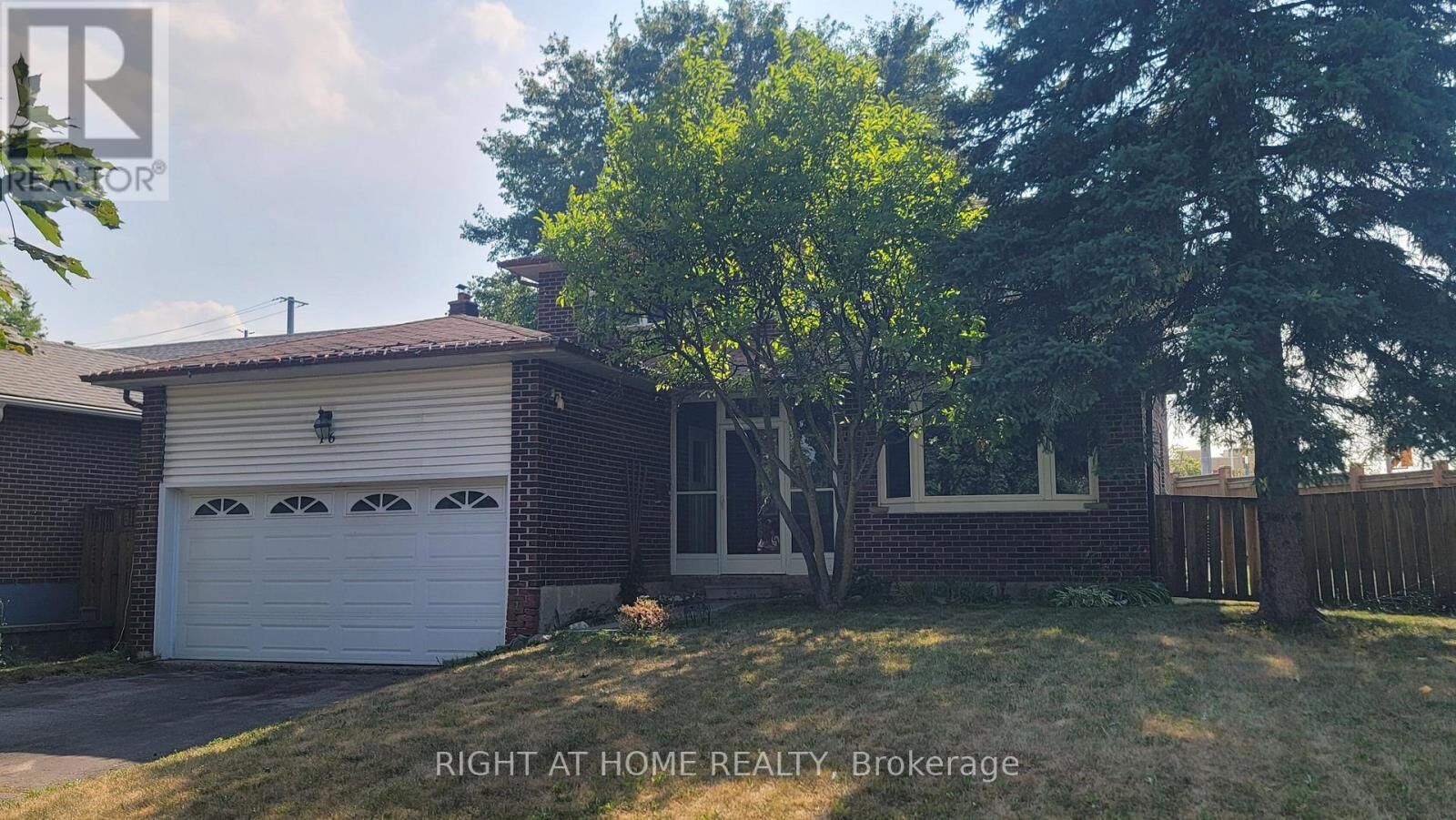 Property Photo:  16 Portland Crescent  ON L3Y 6A5 