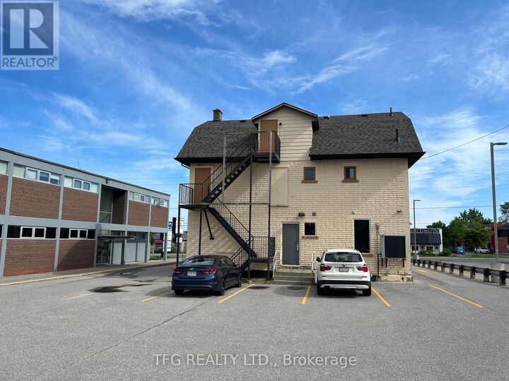 Property Photo:  306 King Street West Upper  ON L1J 2J9 