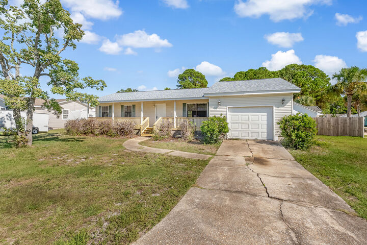 Property Photo:  1600 Lahaina Court  FL 32563